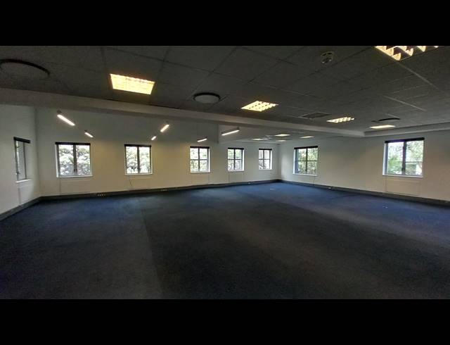 1,425M² OFFICE TO LET IN BRYANSTON
